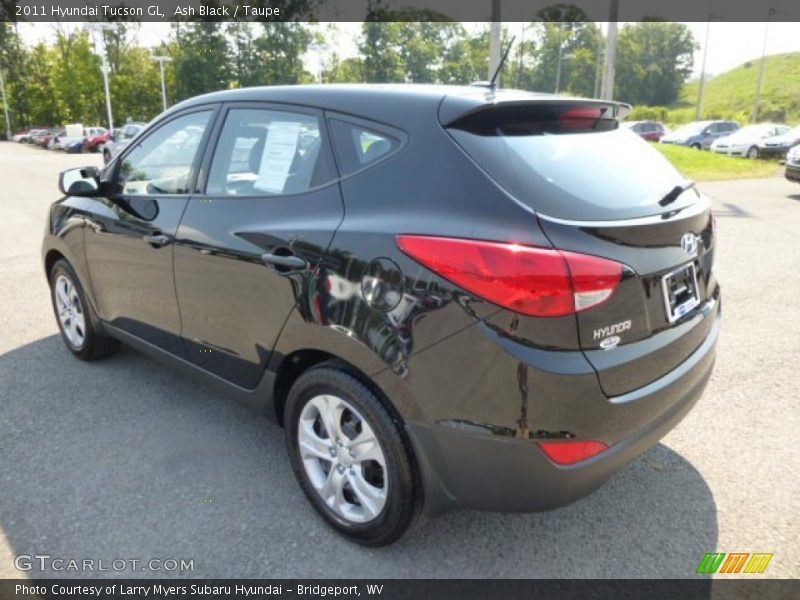 Ash Black / Taupe 2011 Hyundai Tucson GL