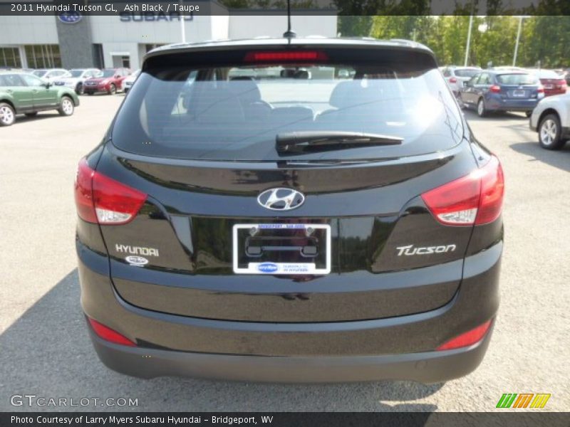 Ash Black / Taupe 2011 Hyundai Tucson GL