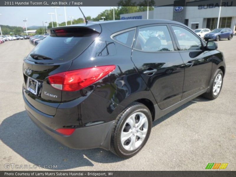 Ash Black / Taupe 2011 Hyundai Tucson GL