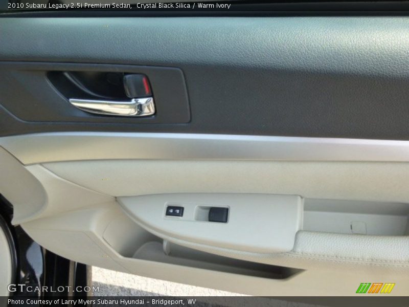 Crystal Black Silica / Warm Ivory 2010 Subaru Legacy 2.5i Premium Sedan