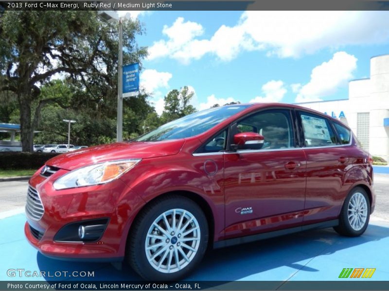 Front 3/4 View of 2013 C-Max Energi