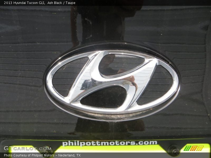 Ash Black / Taupe 2013 Hyundai Tucson GLS
