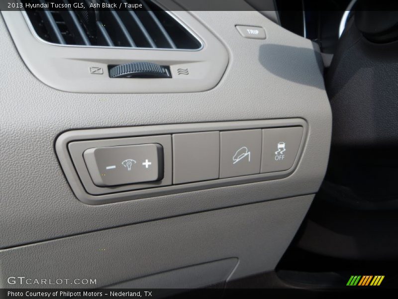 Ash Black / Taupe 2013 Hyundai Tucson GLS