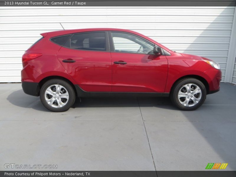 Garnet Red / Taupe 2013 Hyundai Tucson GL
