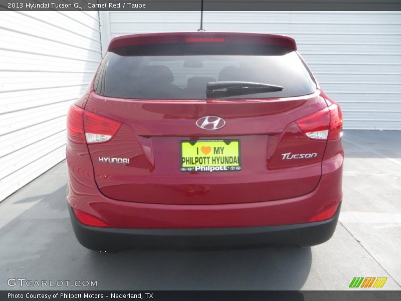 Garnet Red / Taupe 2013 Hyundai Tucson GL