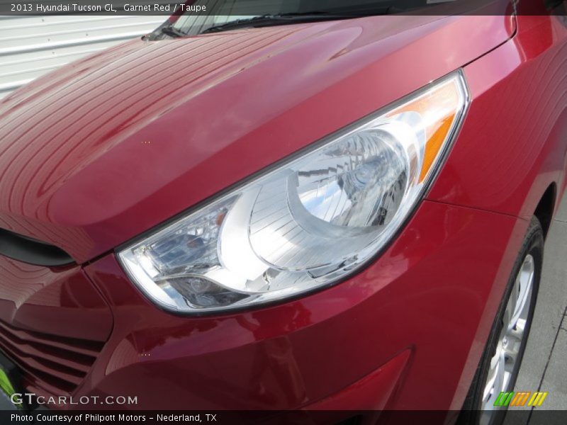 Garnet Red / Taupe 2013 Hyundai Tucson GL