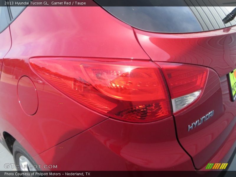 Garnet Red / Taupe 2013 Hyundai Tucson GL