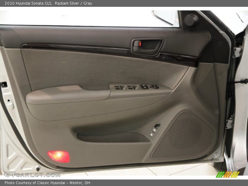 Radiant Silver / Gray 2010 Hyundai Sonata GLS