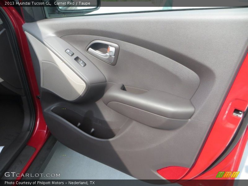 Garnet Red / Taupe 2013 Hyundai Tucson GL