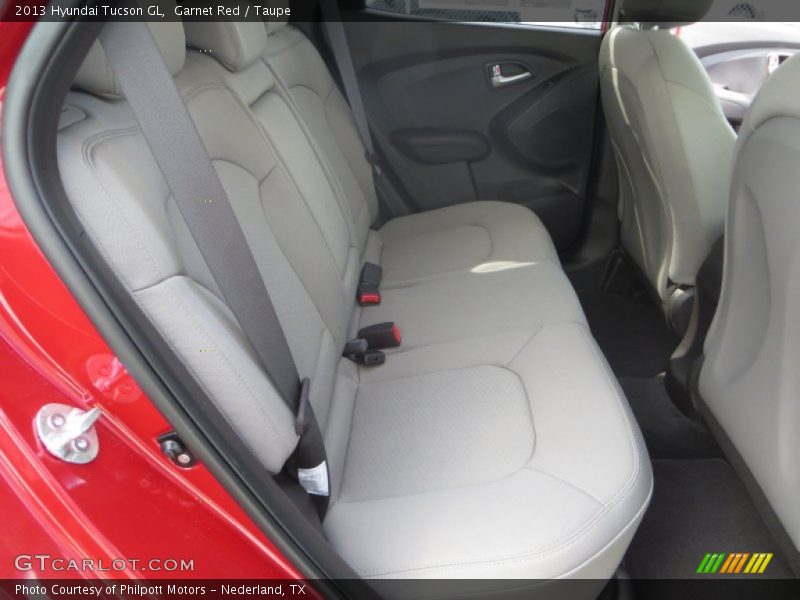 Garnet Red / Taupe 2013 Hyundai Tucson GL