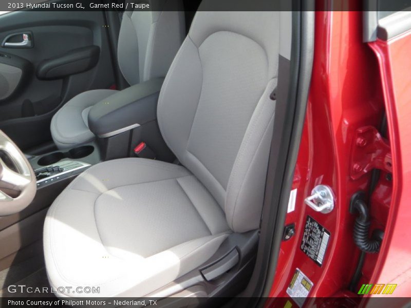 Garnet Red / Taupe 2013 Hyundai Tucson GL