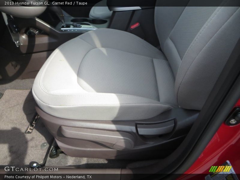 Garnet Red / Taupe 2013 Hyundai Tucson GL