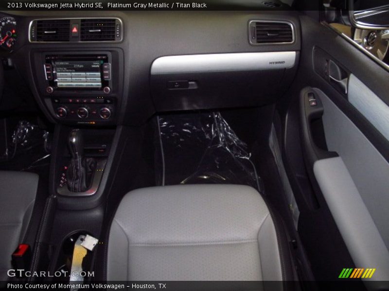 Platinum Gray Metallic / Titan Black 2013 Volkswagen Jetta Hybrid SE