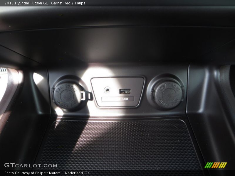 Garnet Red / Taupe 2013 Hyundai Tucson GL