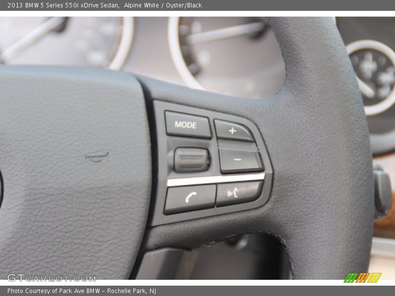 Controls of 2013 5 Series 550i xDrive Sedan