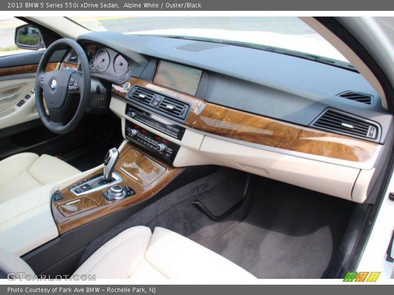 Dashboard of 2013 5 Series 550i xDrive Sedan