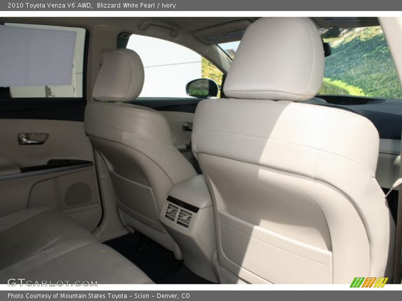 Blizzard White Pearl / Ivory 2010 Toyota Venza V6 AWD