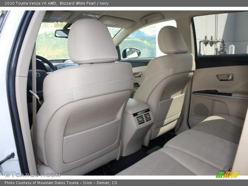 Blizzard White Pearl / Ivory 2010 Toyota Venza V6 AWD