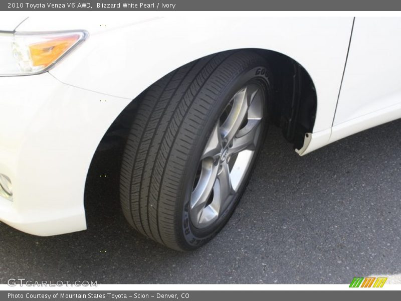 Blizzard White Pearl / Ivory 2010 Toyota Venza V6 AWD