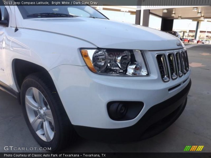Bright White / Dark Slate Gray 2013 Jeep Compass Latitude