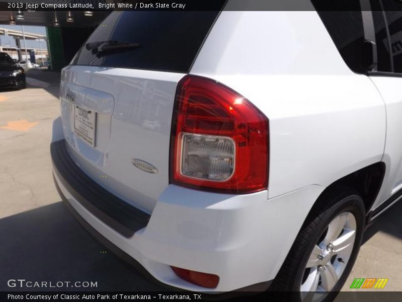 Bright White / Dark Slate Gray 2013 Jeep Compass Latitude