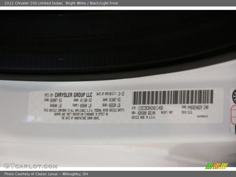 Bright White / Black/Light Frost 2012 Chrysler 200 Limited Sedan