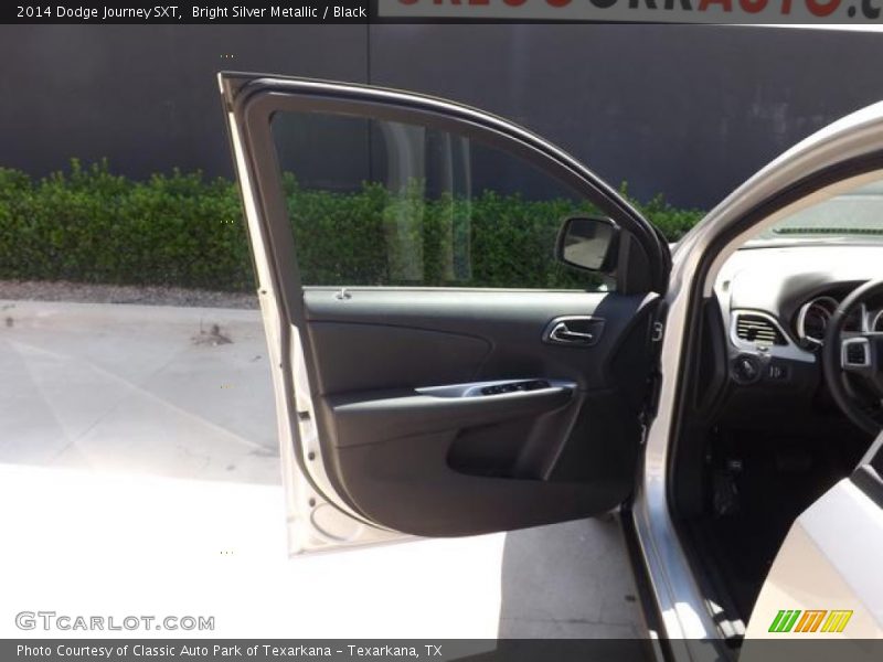 Bright Silver Metallic / Black 2014 Dodge Journey SXT