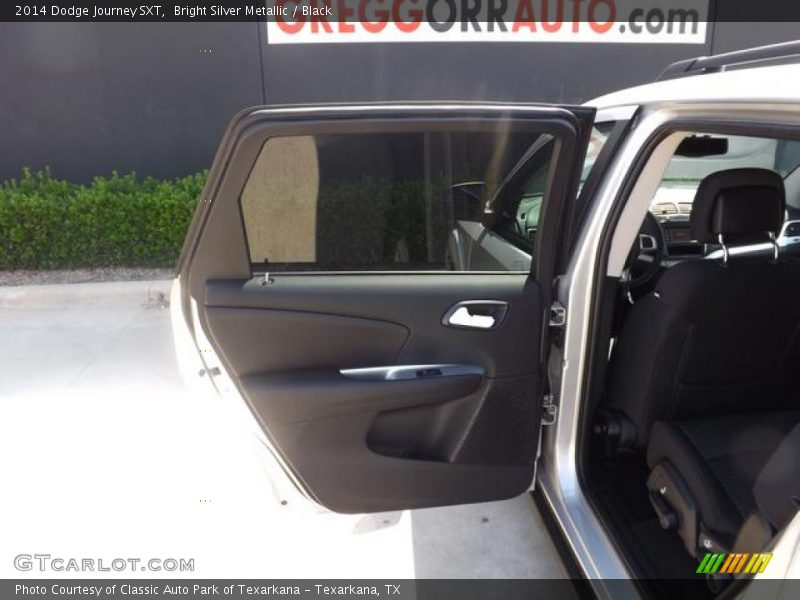 Bright Silver Metallic / Black 2014 Dodge Journey SXT