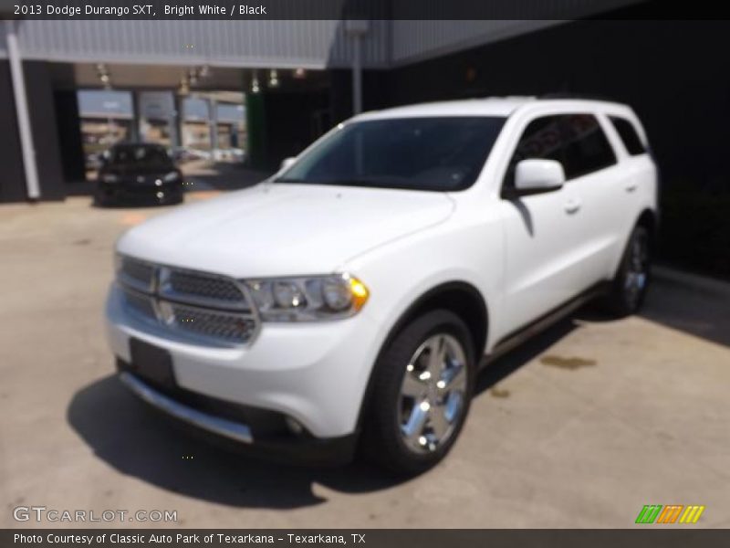 Bright White / Black 2013 Dodge Durango SXT