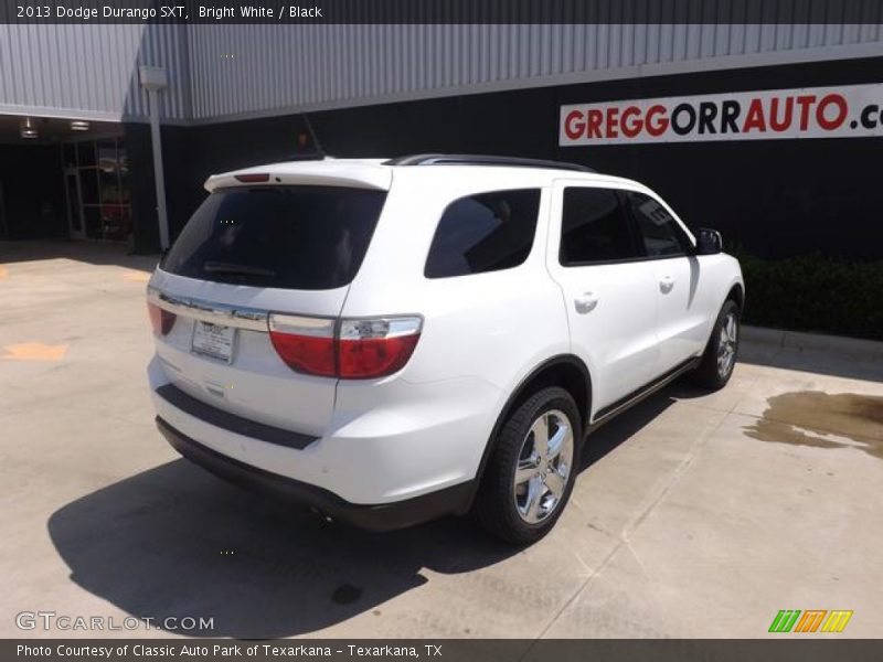 Bright White / Black 2013 Dodge Durango SXT