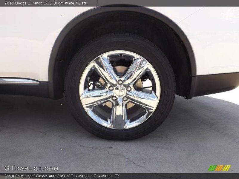 Bright White / Black 2013 Dodge Durango SXT