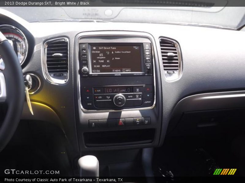Bright White / Black 2013 Dodge Durango SXT