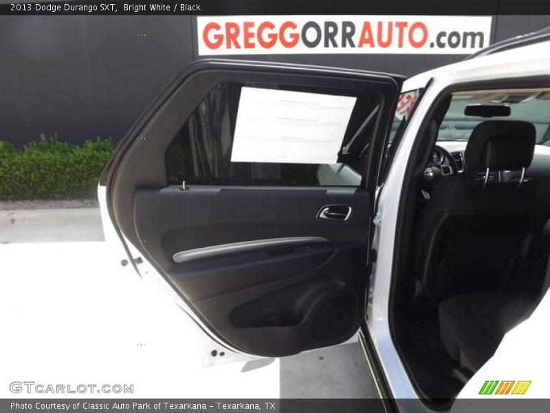 Bright White / Black 2013 Dodge Durango SXT