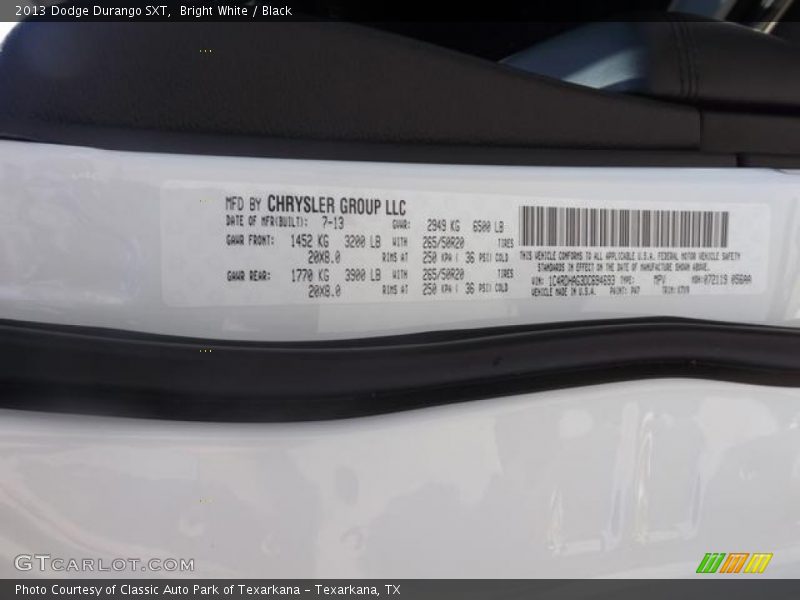 Bright White / Black 2013 Dodge Durango SXT