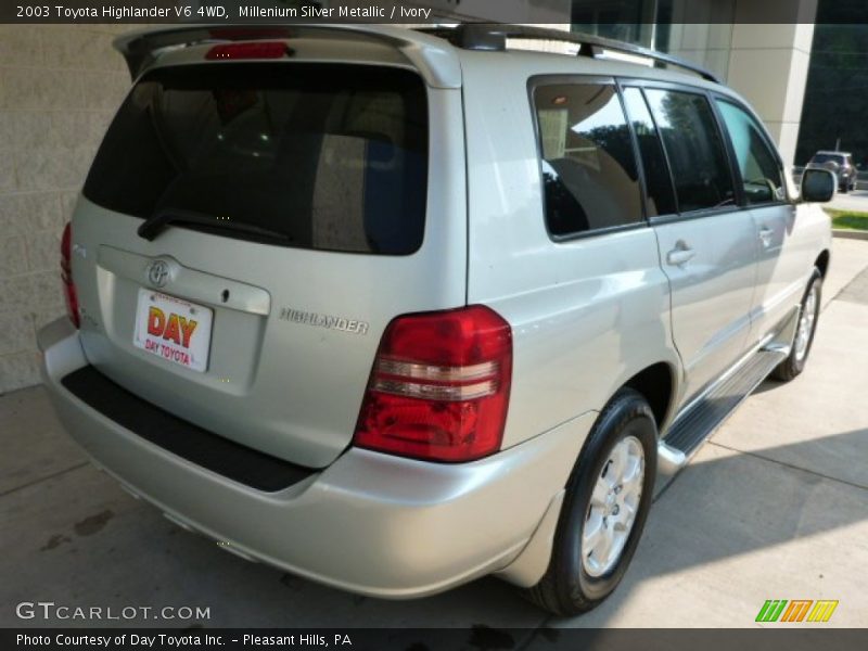 Millenium Silver Metallic / Ivory 2003 Toyota Highlander V6 4WD