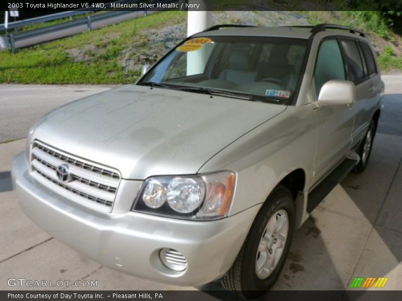 Millenium Silver Metallic / Ivory 2003 Toyota Highlander V6 4WD