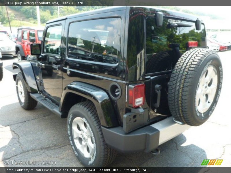  2014 Wrangler Sahara 4x4 Black