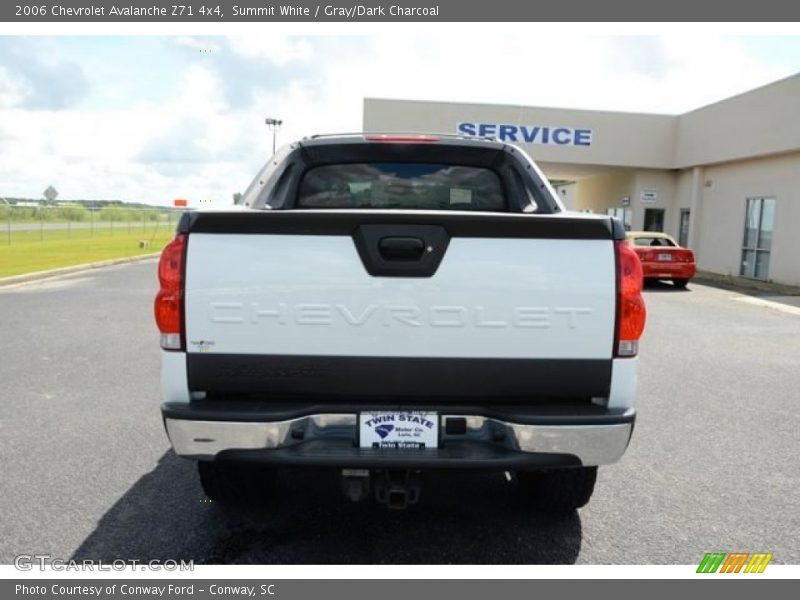 Summit White / Gray/Dark Charcoal 2006 Chevrolet Avalanche Z71 4x4