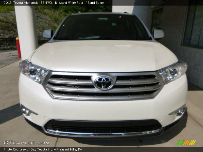 Blizzard White Pearl / Sand Beige 2013 Toyota Highlander SE 4WD
