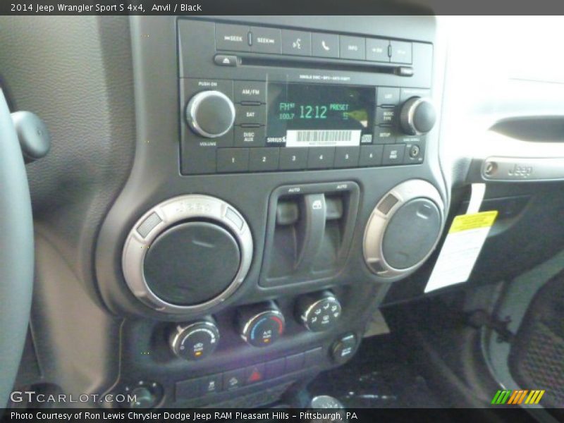 Controls of 2014 Wrangler Sport S 4x4