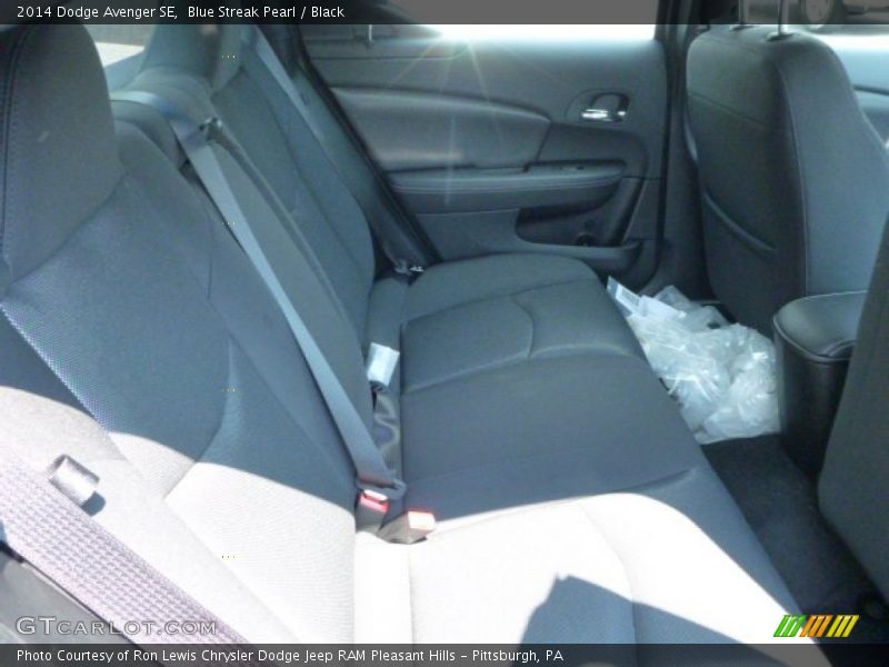 Blue Streak Pearl / Black 2014 Dodge Avenger SE