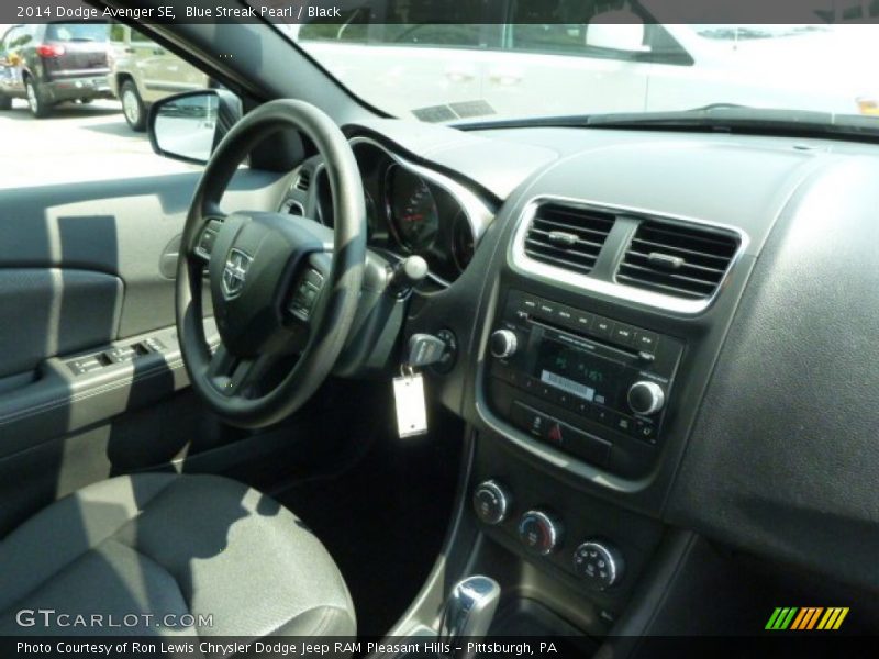 Blue Streak Pearl / Black 2014 Dodge Avenger SE