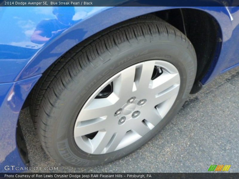 Blue Streak Pearl / Black 2014 Dodge Avenger SE