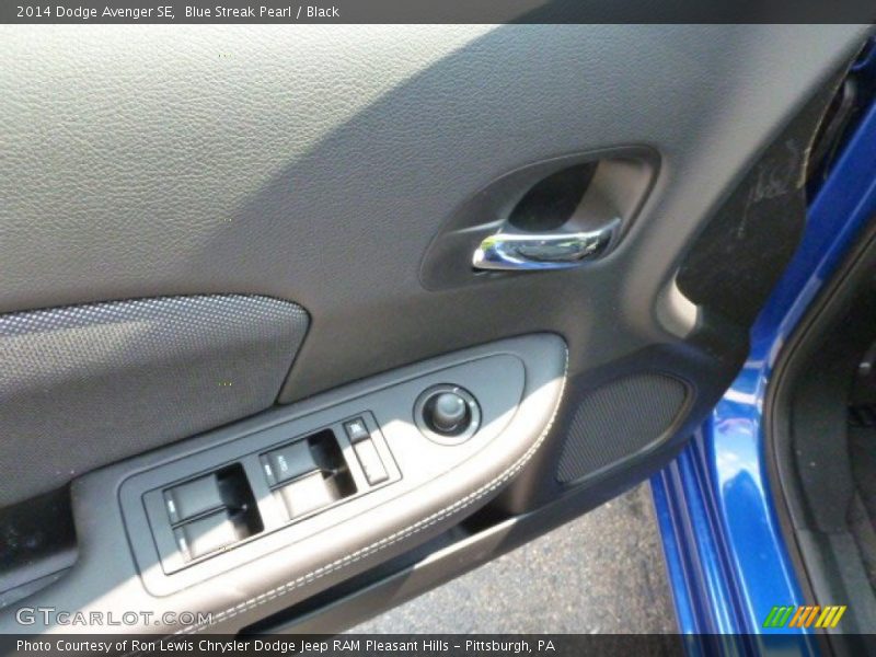 Blue Streak Pearl / Black 2014 Dodge Avenger SE