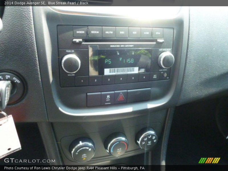 Blue Streak Pearl / Black 2014 Dodge Avenger SE