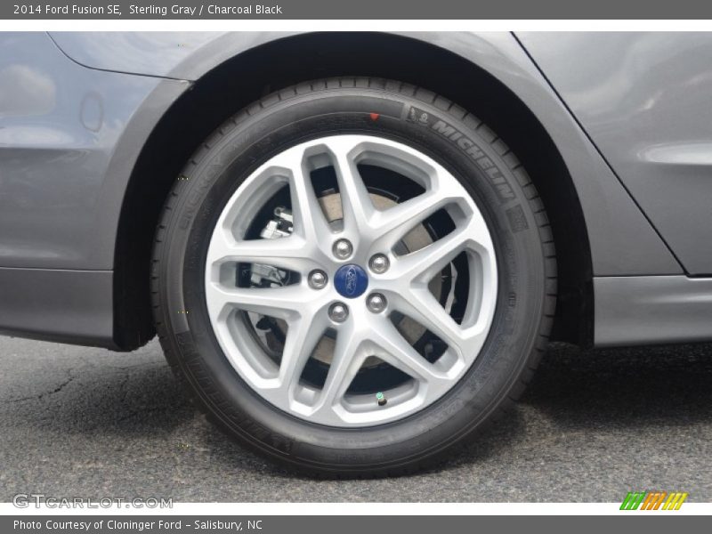 Sterling Gray / Charcoal Black 2014 Ford Fusion SE