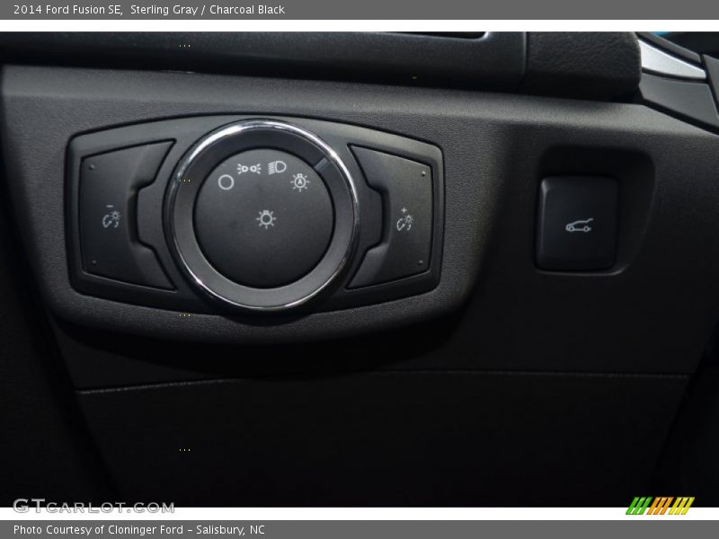 Sterling Gray / Charcoal Black 2014 Ford Fusion SE