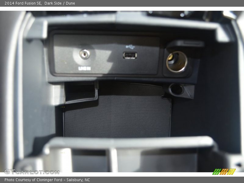 Dark Side / Dune 2014 Ford Fusion SE