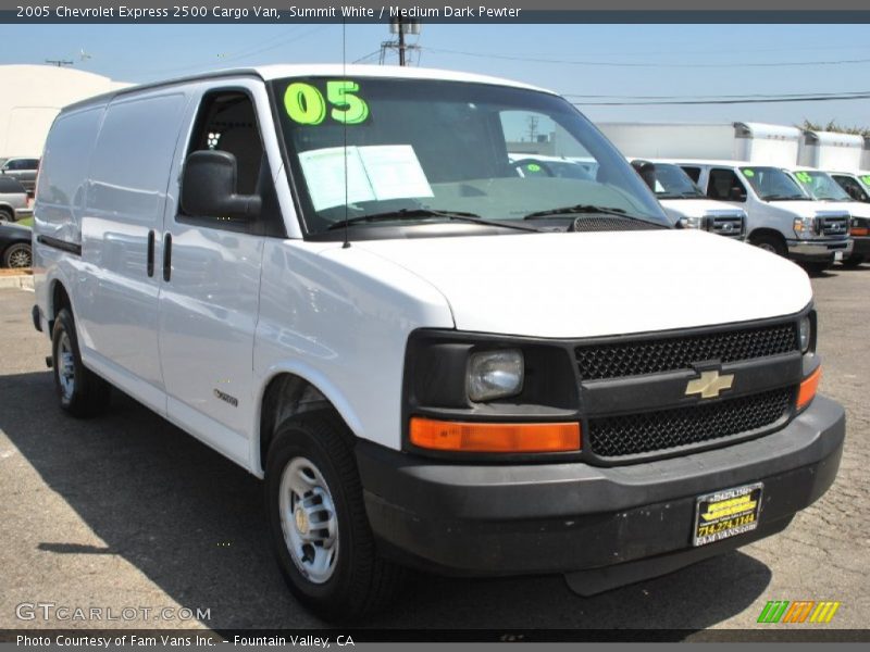 Summit White / Medium Dark Pewter 2005 Chevrolet Express 2500 Cargo Van