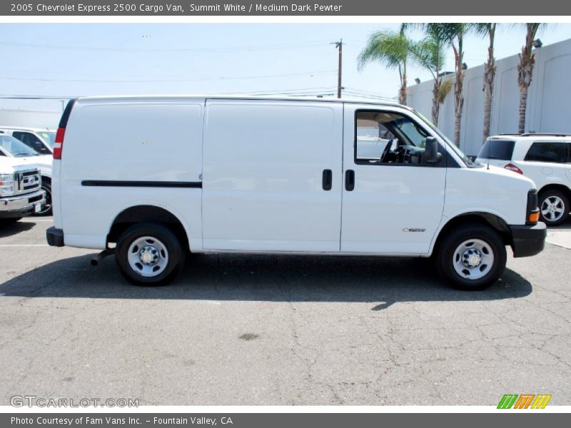 Summit White / Medium Dark Pewter 2005 Chevrolet Express 2500 Cargo Van